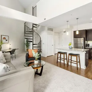 Apartment Luxury Lofted 1 Bed Unit With Hot Tub And Pool, Columbus